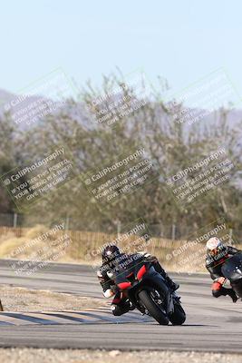 media/Dec-01-2025-Moto Forza (Mon) [[2daa91e15f]]/3-Beginner Group/Session 3 (Turn 3)/